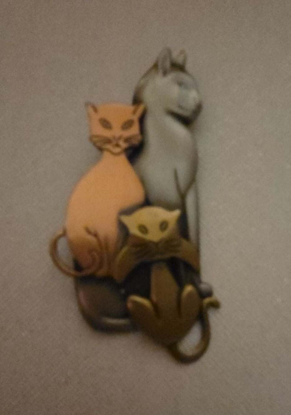 Vintage K & T Tri Color Three Cat Brooch Pin Mixed Metal
